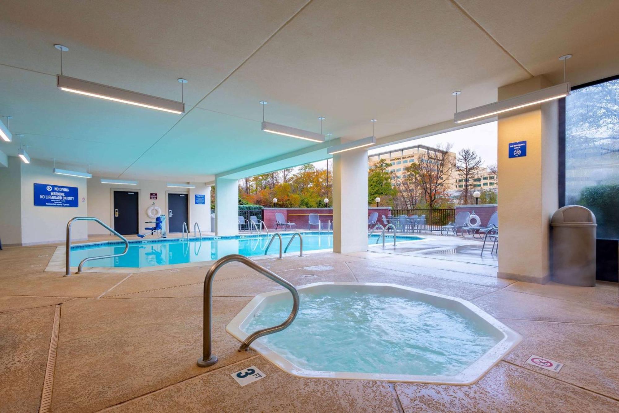 Heritage Inn & Suites The Woodlands, Trademark By Wyndham Экстерьер фото